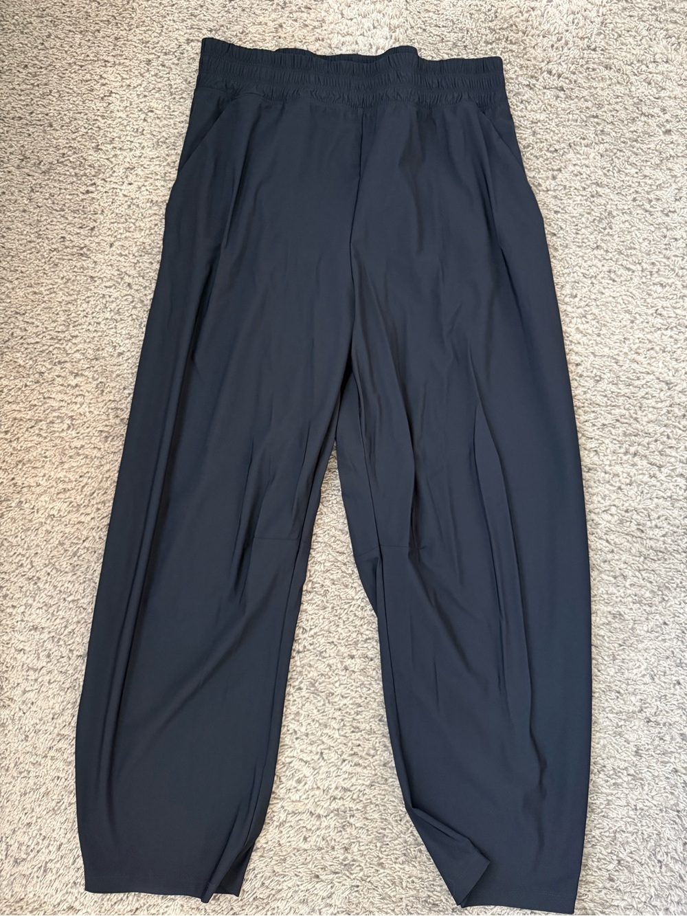 Old Navy Women's High Waisted Sleektek Barrel Ankle Pants